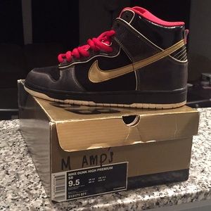 Nike SB Dunk Premium Marshall Amps